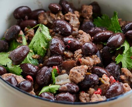 Xiao Han – Petit Froid : Agneau aux Haricots Noirs, Sésame Noir et Poivre du Sichuan : Protège le Yang Fragile des Reins et Chasse le Froid Intense