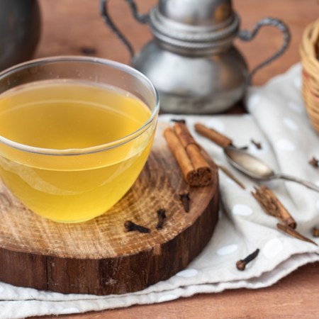 Da Han – Grand Froid (1er Hou) : Décoction Gingembre Sec, Cannelle, Dattes Rouges et Longanes : Consolide Profondément le Yang des Reins et Ancre le Jing au Pic du Froid Extrême