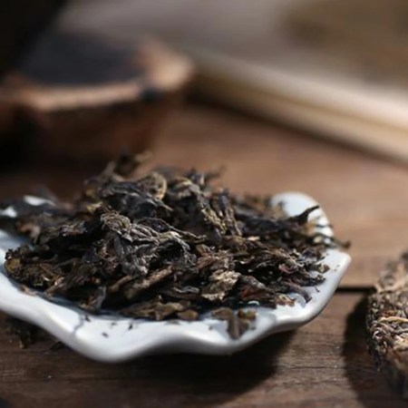 Da Han – Grand Froid (2e Hou) : Décoction de Pu’er Mûr au Longane, Noix, Goji et Cannelle : Consolide Profondément l’Essence Jing et Renforce le Yuan Qi au Pic du Froid Extrême