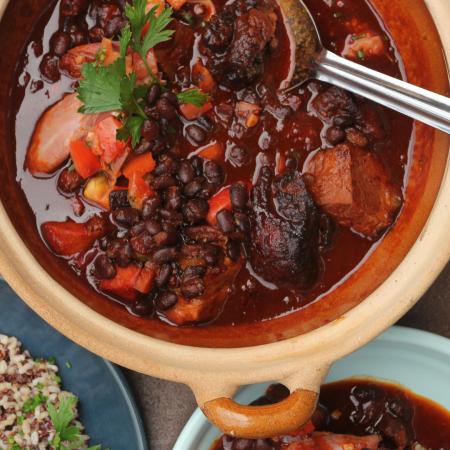 Da Han – Grand Froid (2e Hou) : Agneau aux Haricots Noirs, Noix, Sésame Noir et Bouillon Long : Consolide Profondément le Yang des Reins et Nourrit le Jing au Pic du Froid